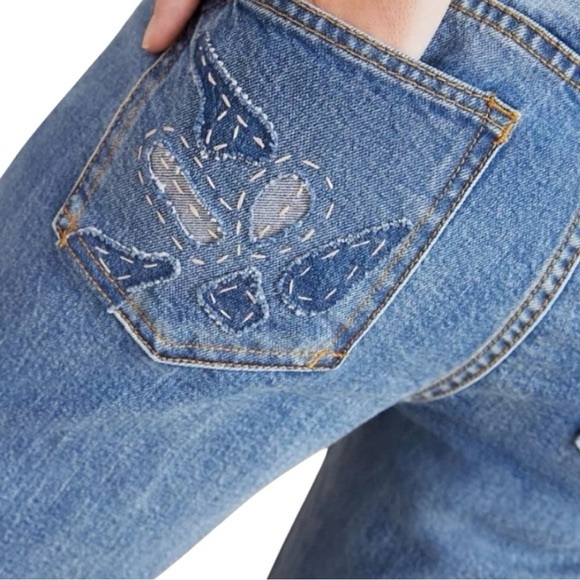NWOT Anthropologie Pilcro Embroidered Patchwork
Floral Slim Boyfriend Jeans 28 - Picture 5 of 16